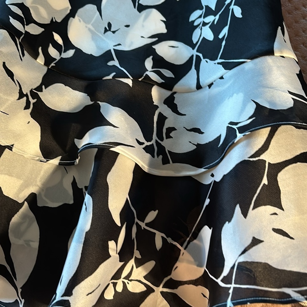 St John Evening silk skirt NWOT - Picture 2 of 6